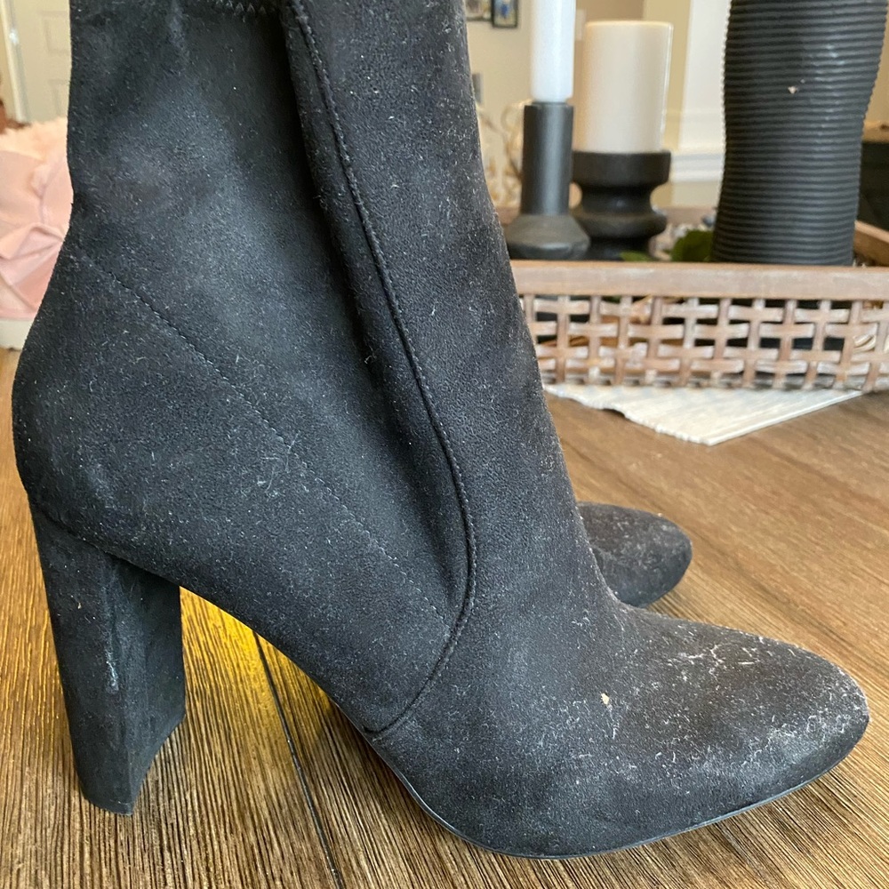 Aldo Black high heel Faux Suede Ankle Boots Size 10 worn once they’re just dusty